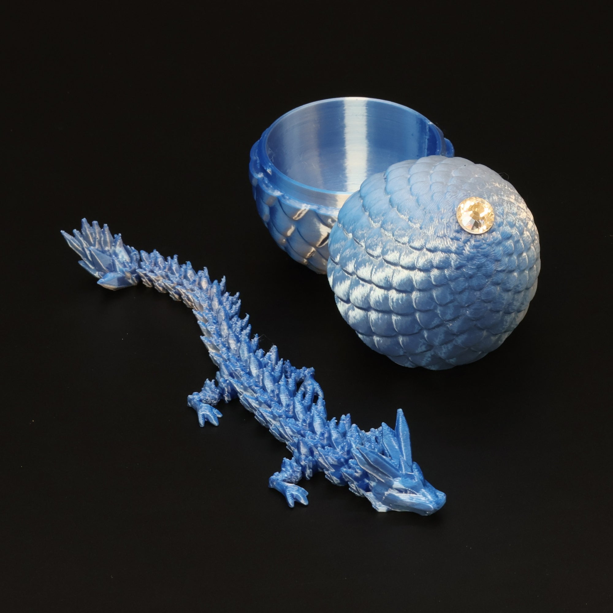 3D Printed Dragon Egg w/ Dragon