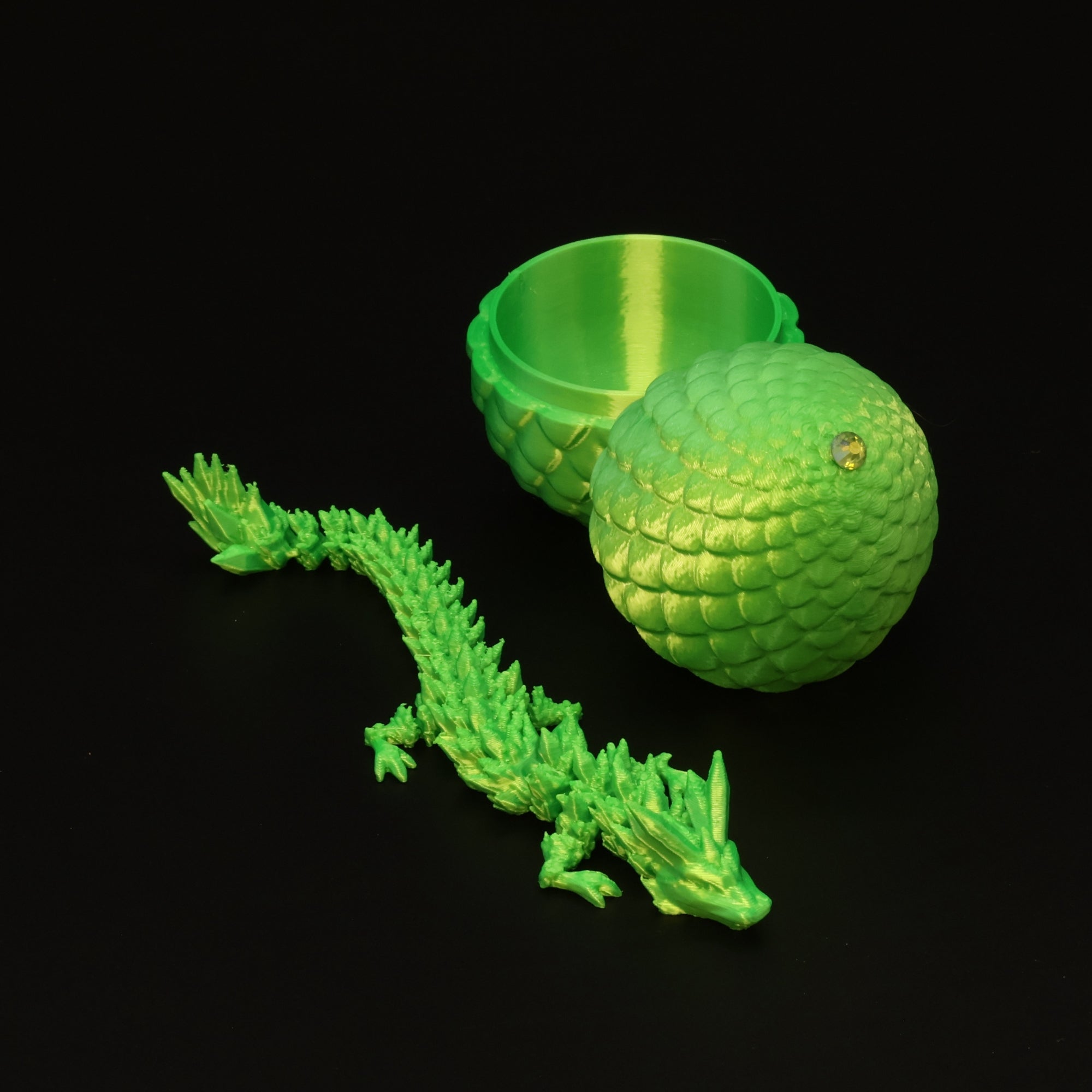 3D Printed Dragon Egg w/ Dragon