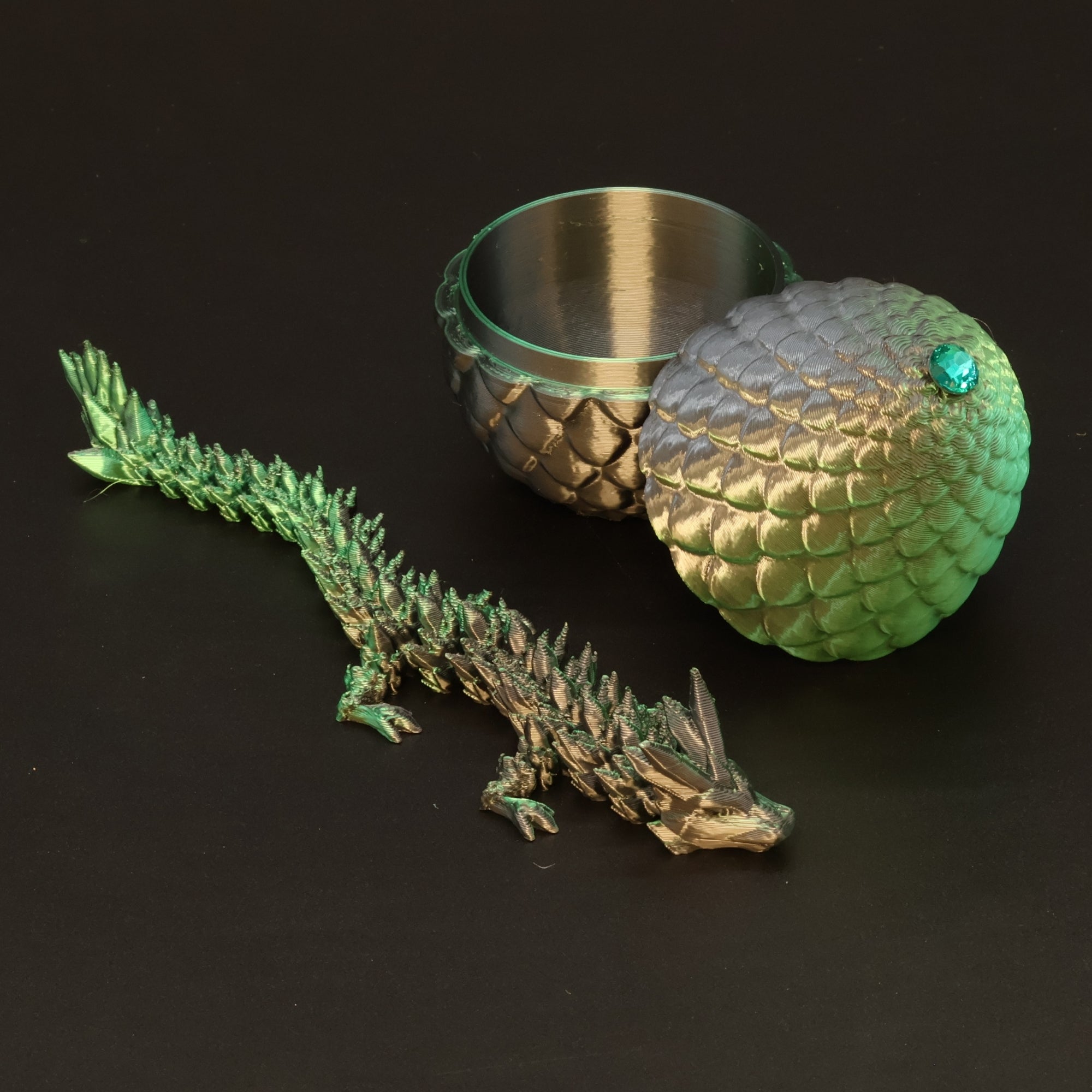 3D Printed Dragon Egg w/ Dragon