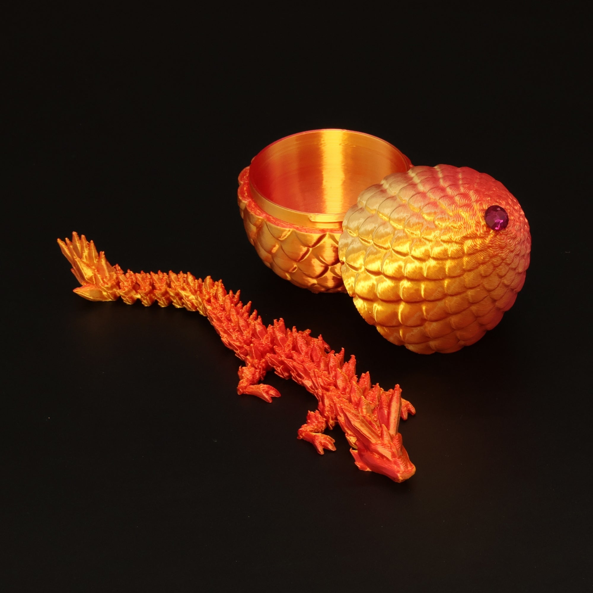3D Printed Dragon Egg w/ Dragon