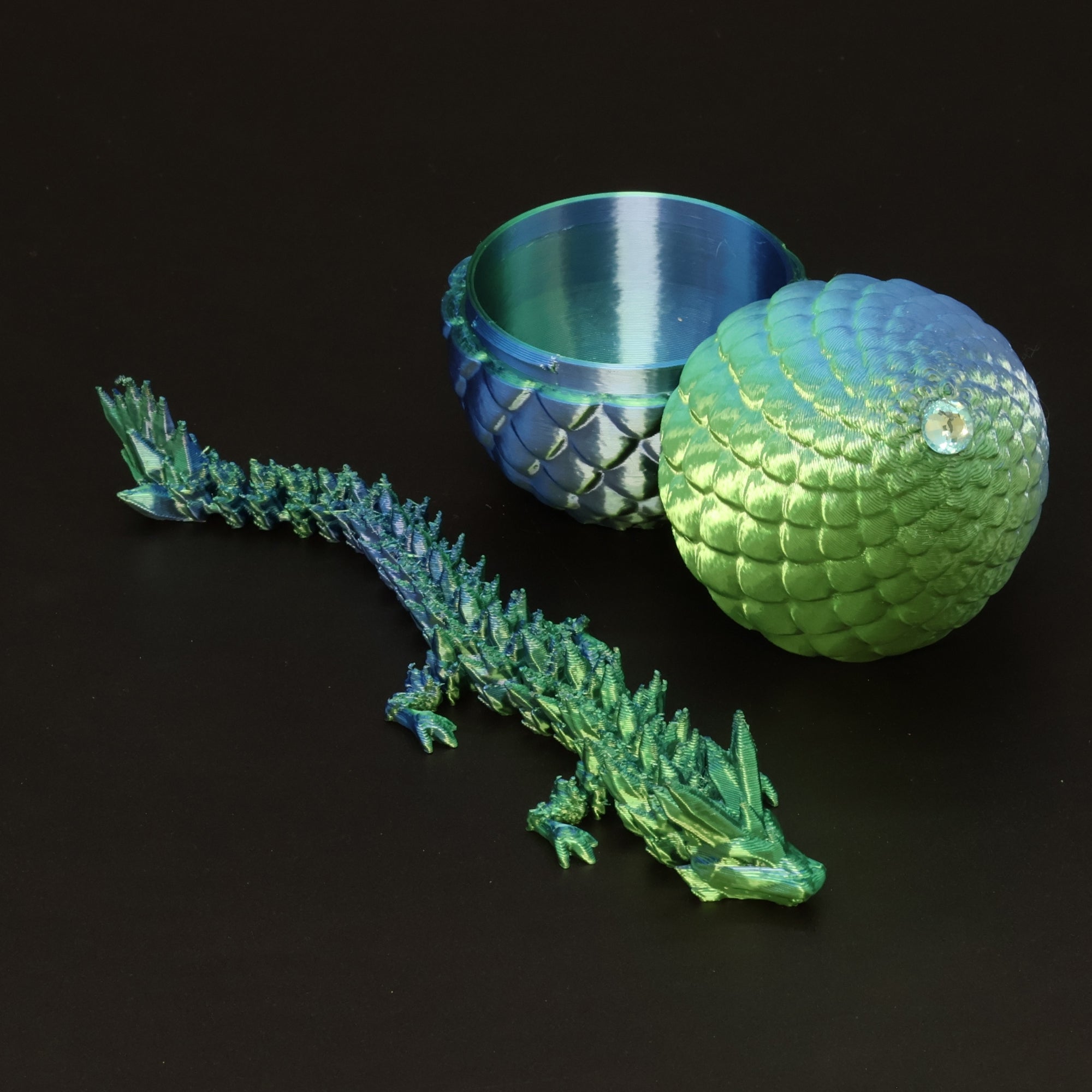 3D Printed Dragon Egg w/ Dragon