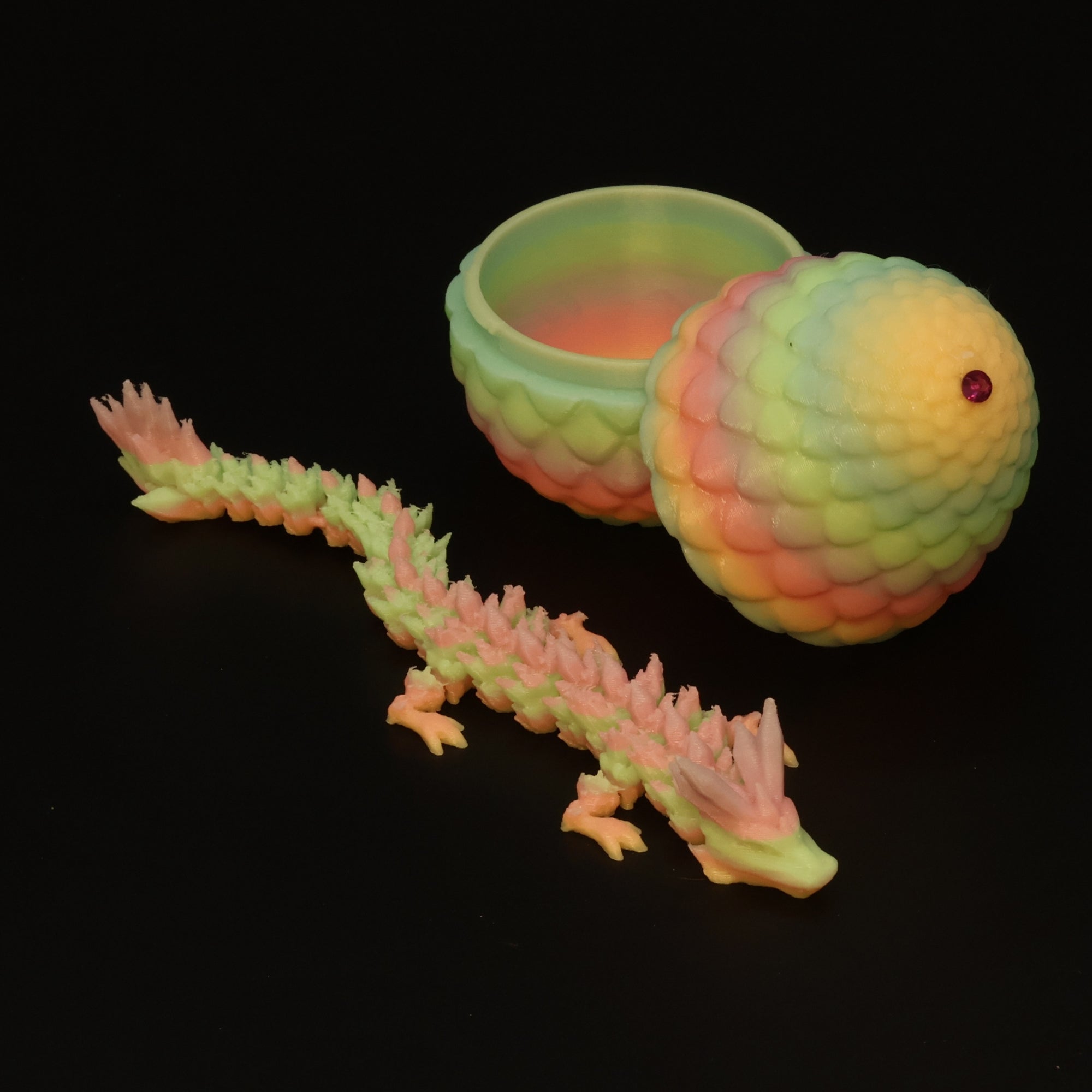 3D Printed Dragon Egg w/ Dragon