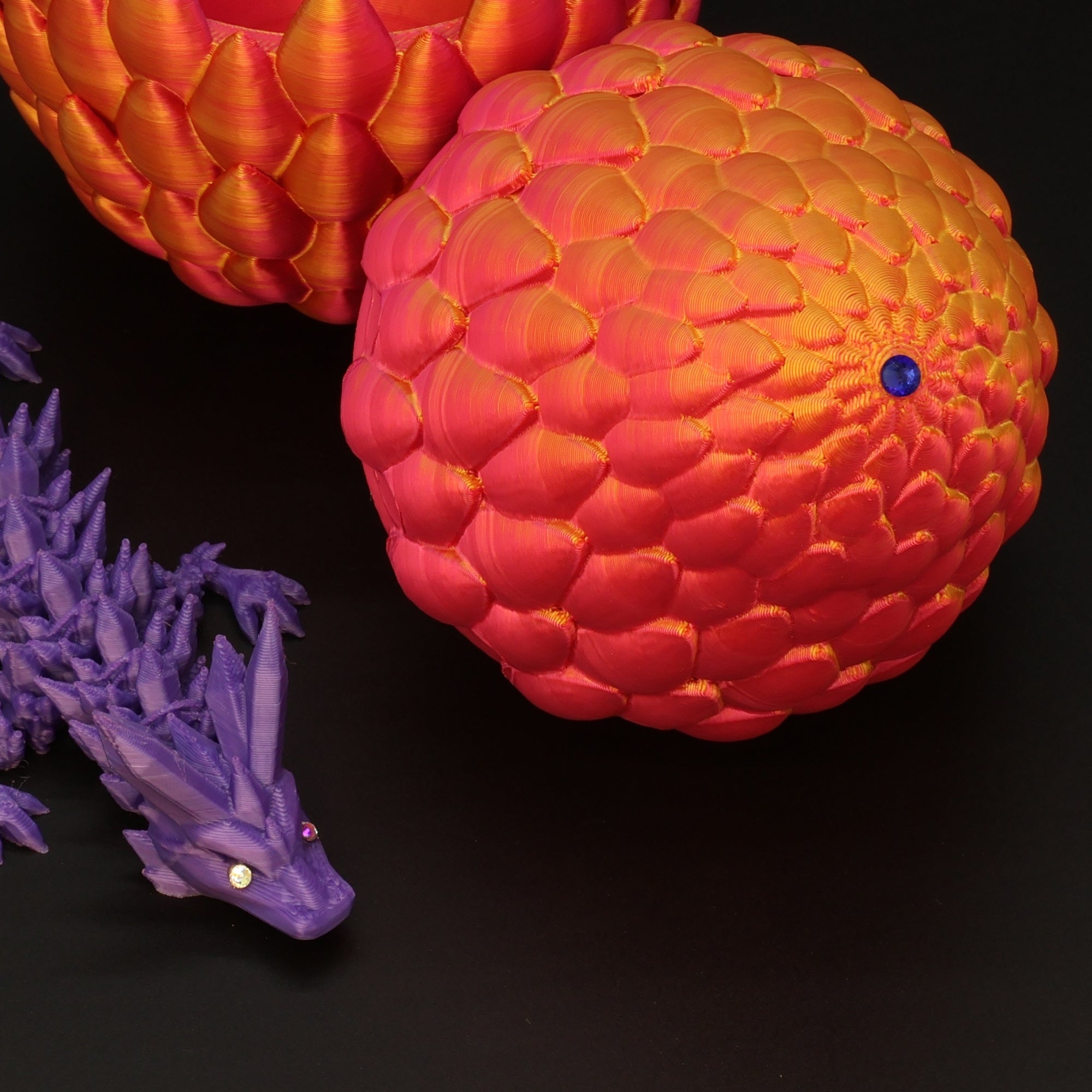 3D Printed Dragon Egg w/ Dragon