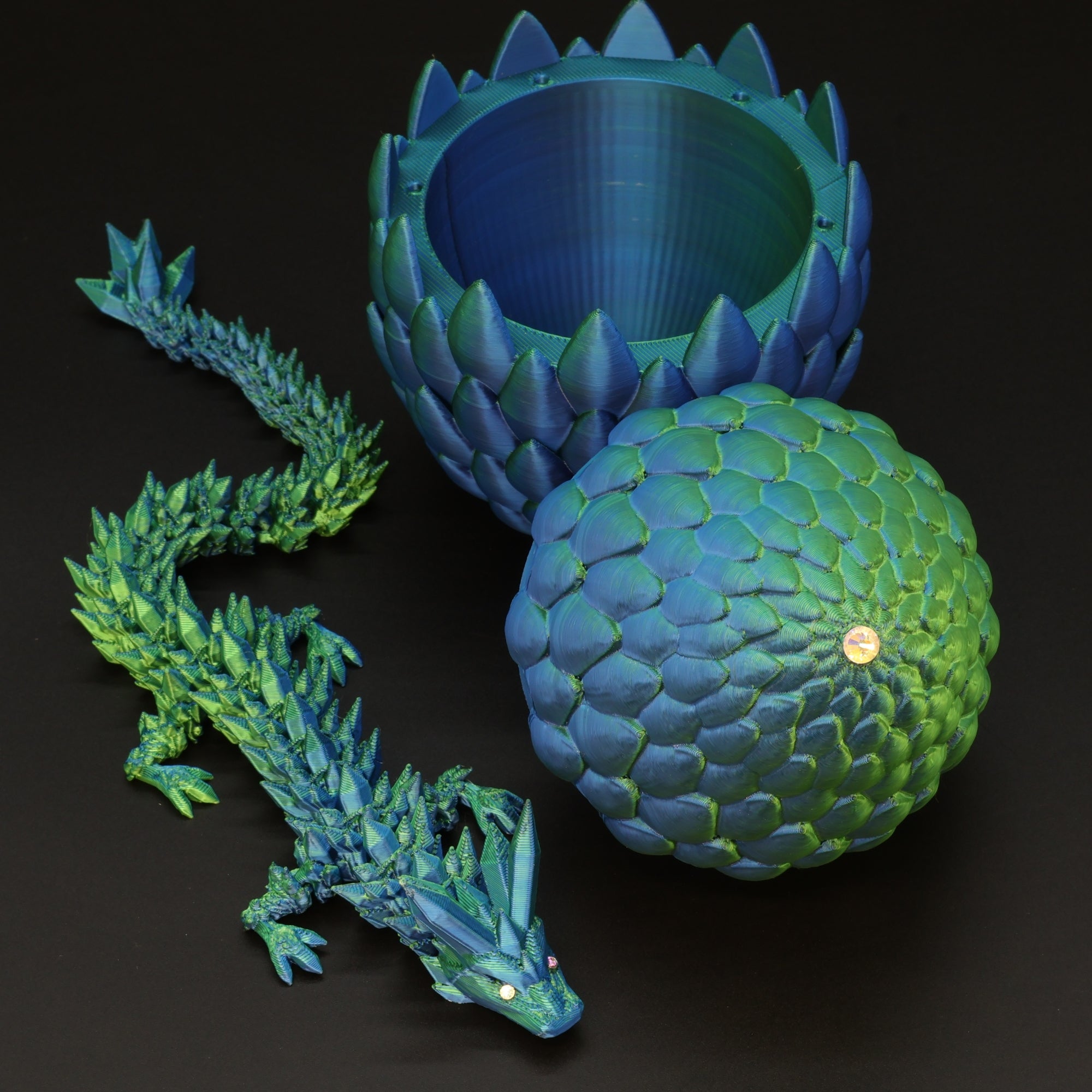 3D Printed Dragon Egg w/ Dragon