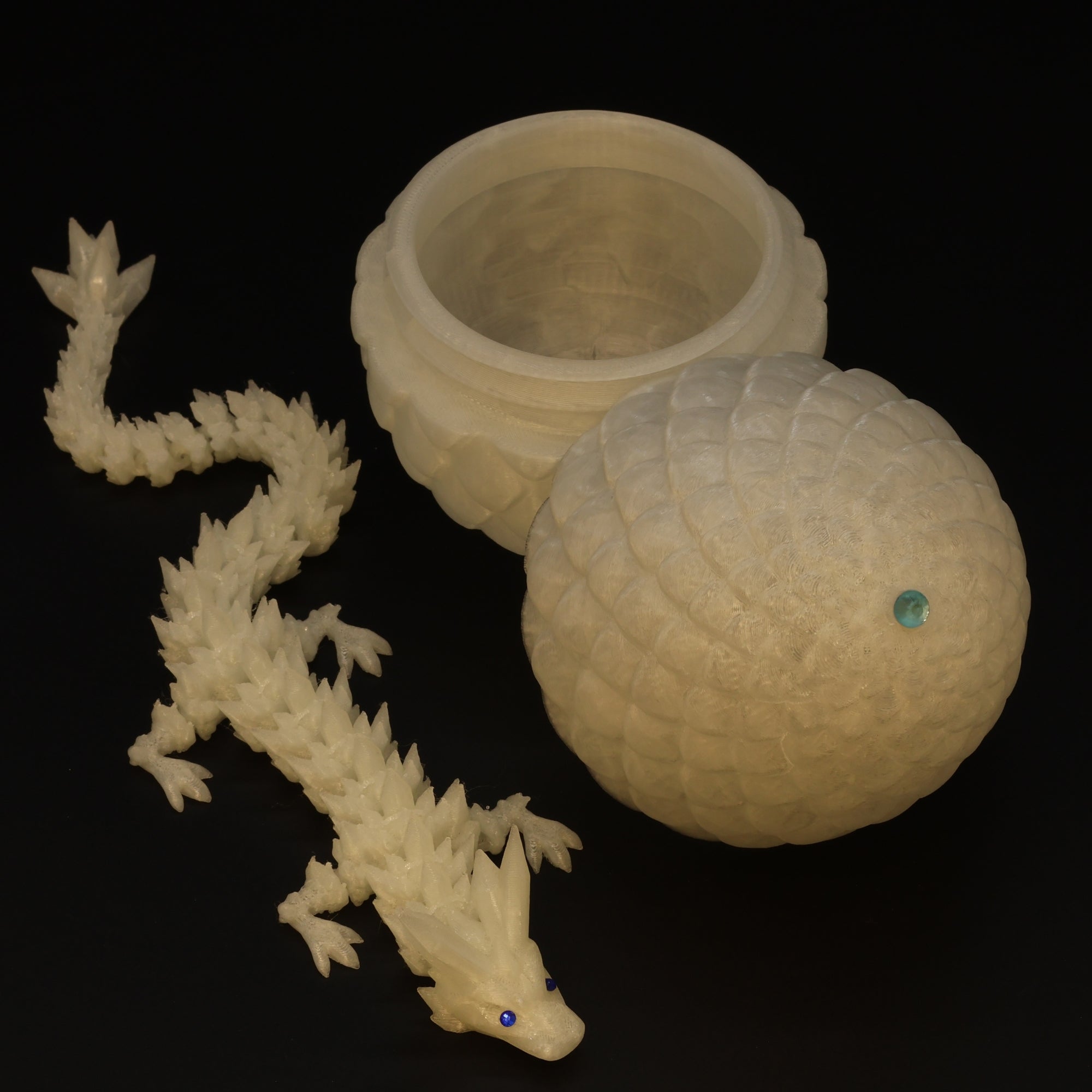 3D Printed Dragon Egg w/ Dragon