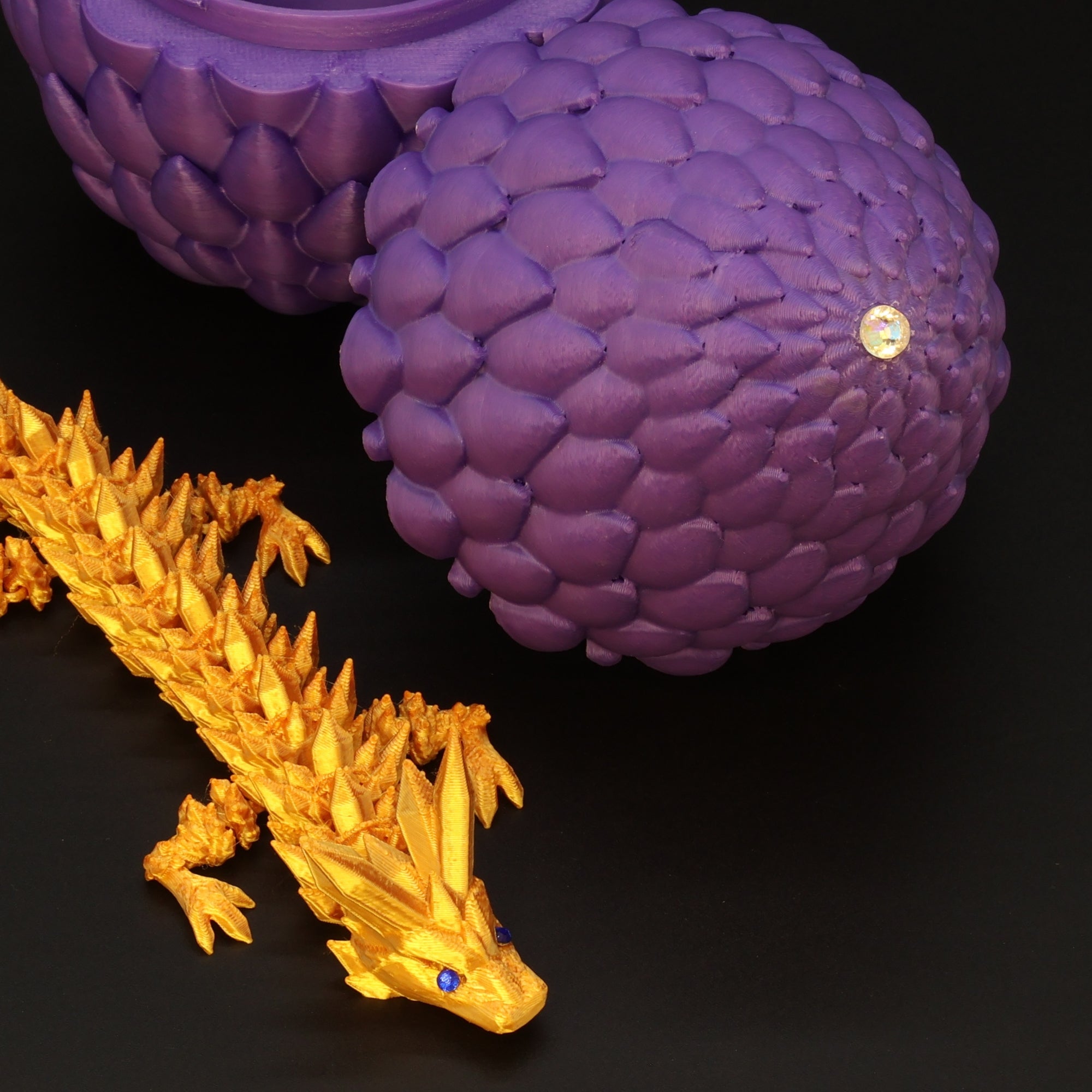 3D Printed Dragon Egg w/ Dragon