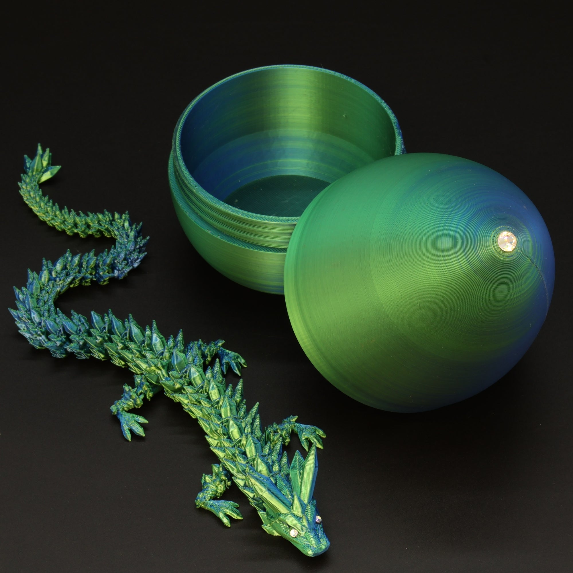 3D Printed Dragon Egg w/ Dragon