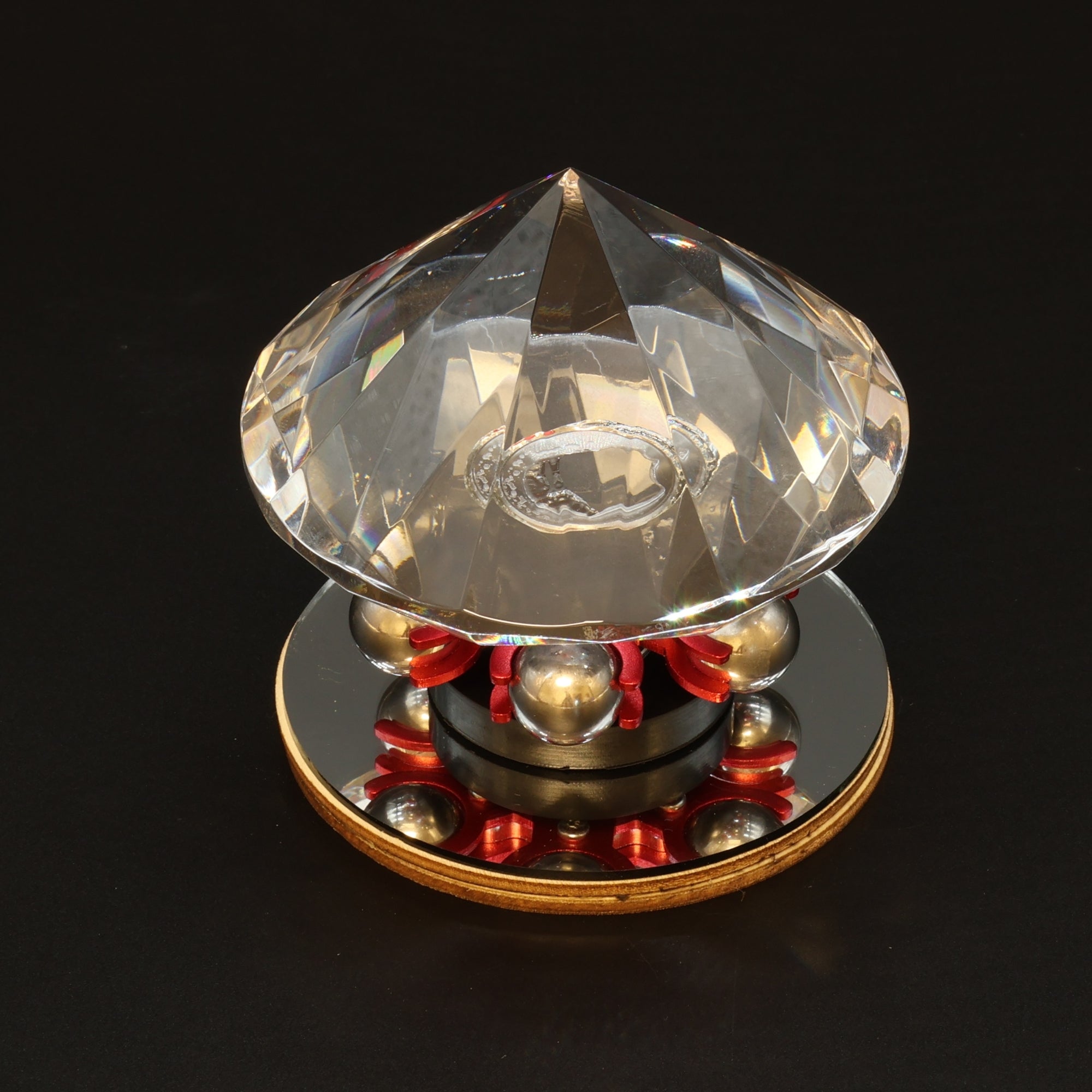 Prism Orbiter on Mirrored Stand
